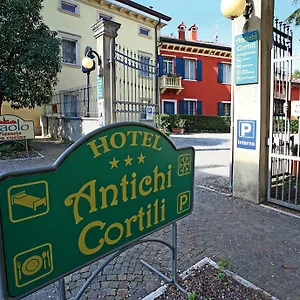 Antichi Cortili 3*, Dossobuono Italië